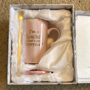 “I’m a teacher. What’s your superpower?” Gift set